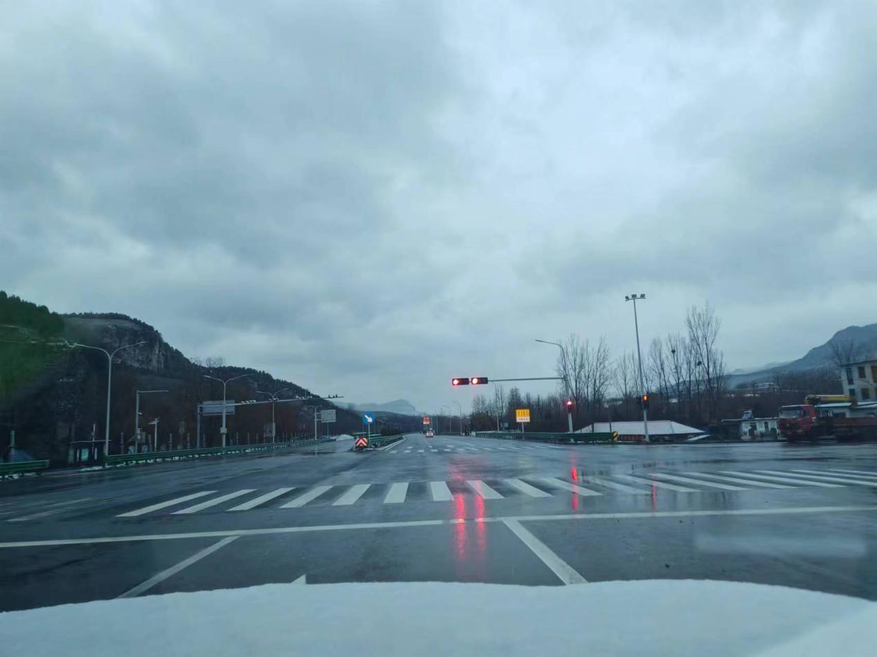 S103济枣线市中红符路口南至济南泰安界段旅游公路项目信号灯、电警、监控施工